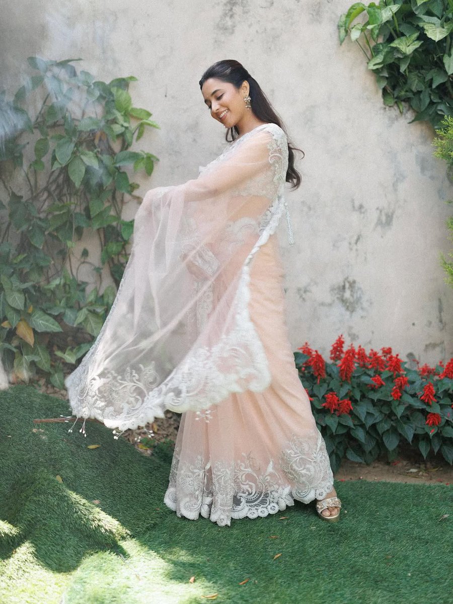 DreamerT96's tweet image. #PAM #PriyankaArulMohan
Face beauty kikku ethura 🥰😘
