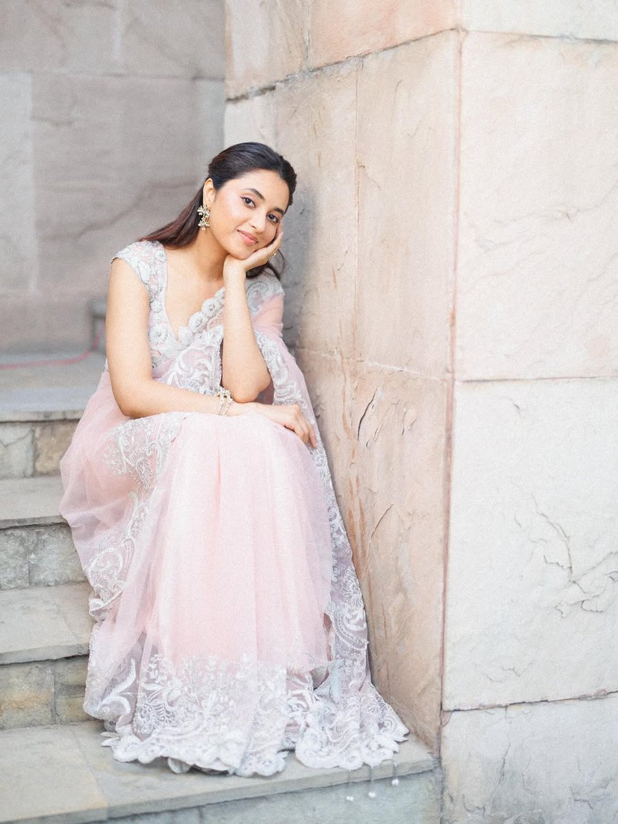 DreamerT96's tweet image. #PAM #PriyankaArulMohan
Face beauty kikku ethura 🥰😘