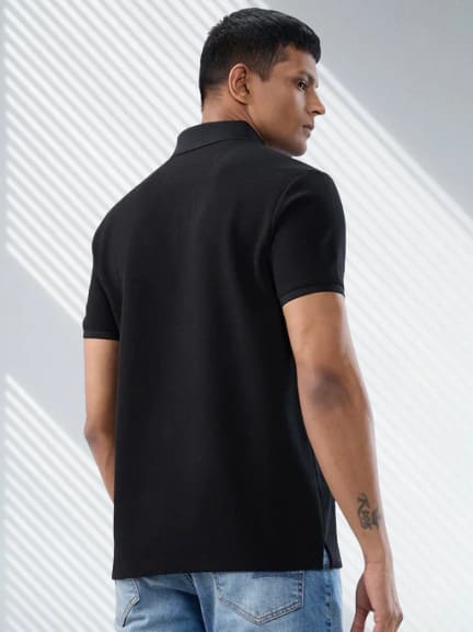 bindboys's tweet image. Black never goes out of style 😎 Elevate your everyday look with the Bindboys Men’s Black T-Shirt — simple, bold, and effortlessly cool. 
For more. bindboys.com/blog/your-ulti…
#MensFashion #BlackTshirt #StyleEssentials #Fashion #Bindboys