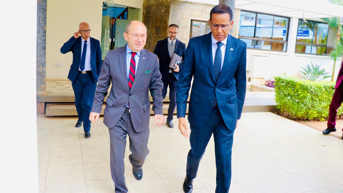Ijabril's tweet image. I had the pleasure of welcoming H.E. Subutay Yüksel, Amb of the Republic of #Türkiye to #Kenya for a courtesy call. Our discussions focused on strengthening the longstanding diplomatic relations between Somalia and Türkiye. Highlighted the importance of sustained engagement based