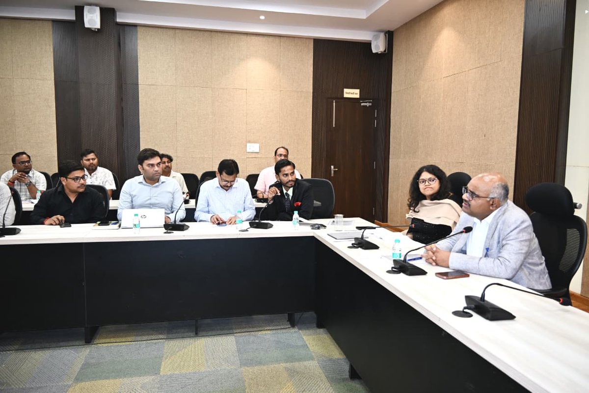 HindustanNewsEx's tweet image. hindustannewsexpress.com/ShowNews.aspx?… 
100 मेगावॉट पार, कानपुर की छतों पर सौर ऊर्जा का बड़ा उछाल। 
#dmkanpurnagar 
#PMSuryaGharYojana 
#solar #update2026 #KanpurNews #kanpur #KidwaiNagar #NewsUpdate #UttarPradeshNews