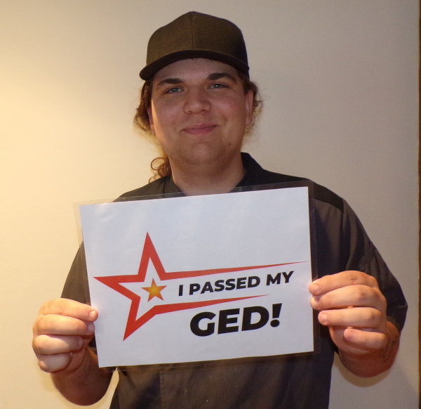 LifesKitchen's tweet image. We are very proud of Jakob, who passed the GED! Congratulations Jakob! #servingsecondchances #SolutionsThatMatter #WorkforceDevelopment #CareerReady lifeskitchen.org/training-progr…