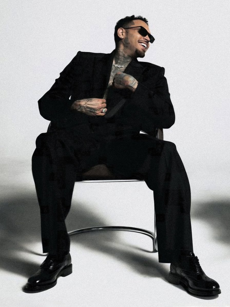 bb_breezy702x's tweet image. Anywhooooo #2 STADUIM TOUR 🖤💪🏾💯🔥 #Teambreezy #breezy #chrisbrown