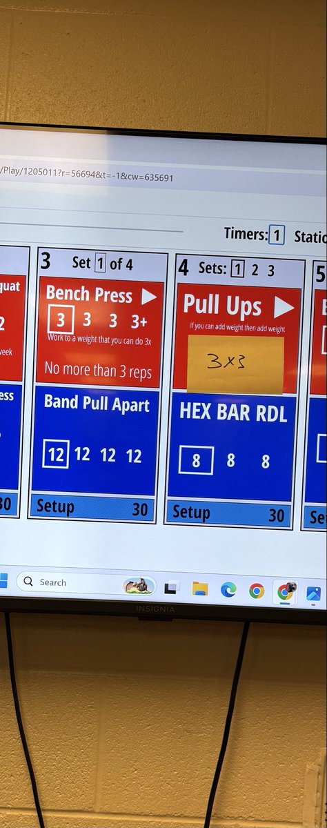 BillyHewig's tweet photo. When the Coach doesn’t remember to make sure he writes all the sets and reps in. @rackcoach https://t.co/yRqpng71Ra