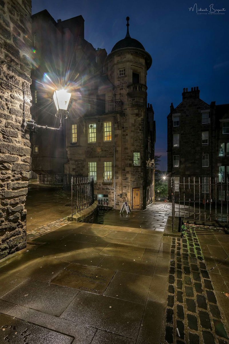 ✶ tweet media