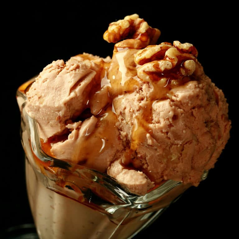 Your Vtuber vs Their ice Cream Flavor 

A cozy Maple Walnut. it's a classic ice cream that's perfect for a nice summer evening. You can enjoy it as you watch the sunset painting the sky in fantastic colors

art by <a href="/UMBRA_VT/">UA_VT</a>