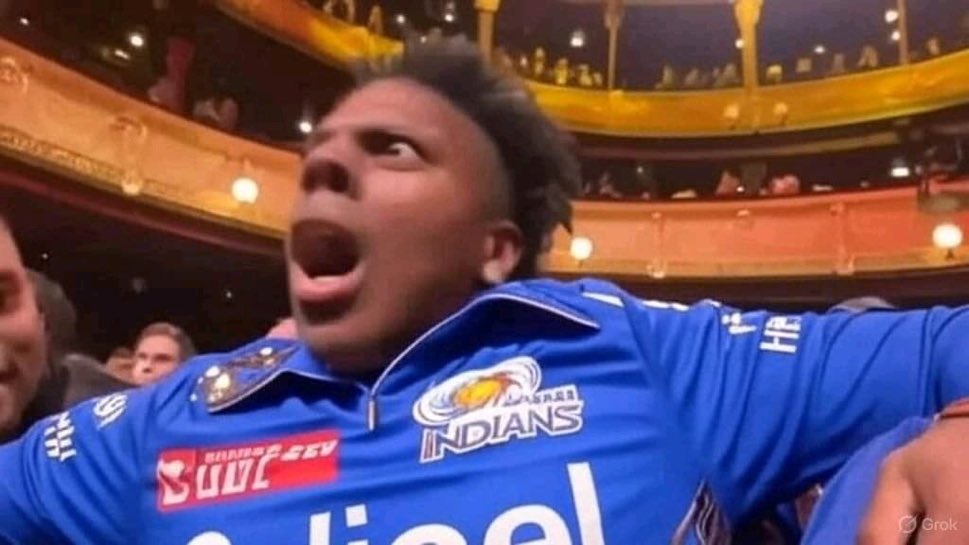 R A T N I S H tweet media