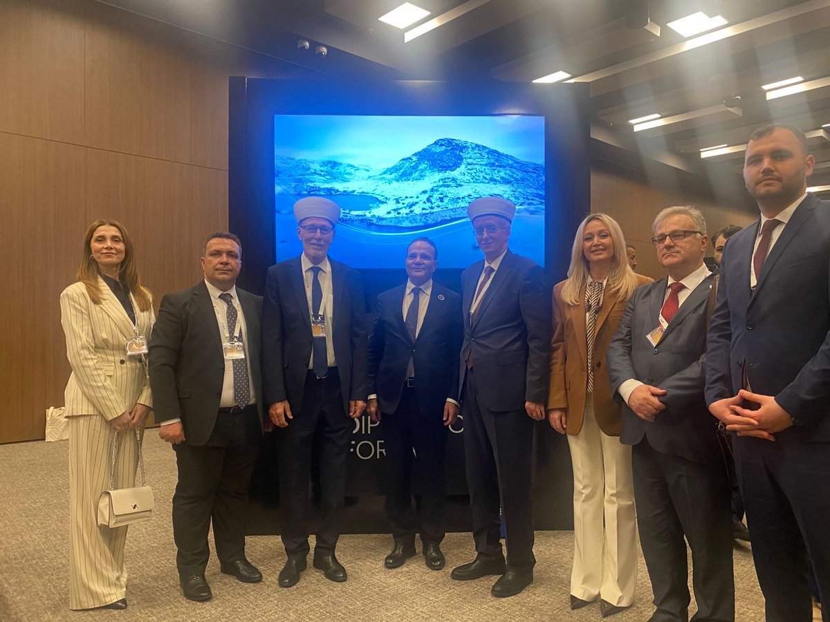 AsafogluCigdem's tweet image. #ADF Antalya Diplomasi Forumunun ilk gününde TC Dışişleri Bakan Yardımcısı sn. Mehmet Kemal Bozay, TİKA Başkanı sn. Abdullah Eren, AK Parti Genel Başkan Yardımcısı ve İstanbul milletvekili sn. Zafer Sırakaya ile görüşme fırsatı bulduk #MEET4DIPLOMACY