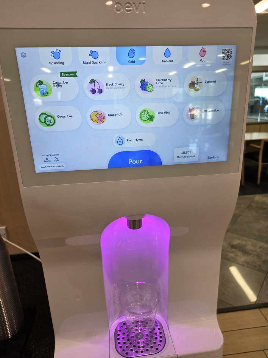 volvoshine's tweet image. The EQS's factory warranty expires in exactly 10 days. Soo I'm getting my moneys worth NOW. 😂

Also, that was the bougiest water dispenser I've ever seen.
#miami