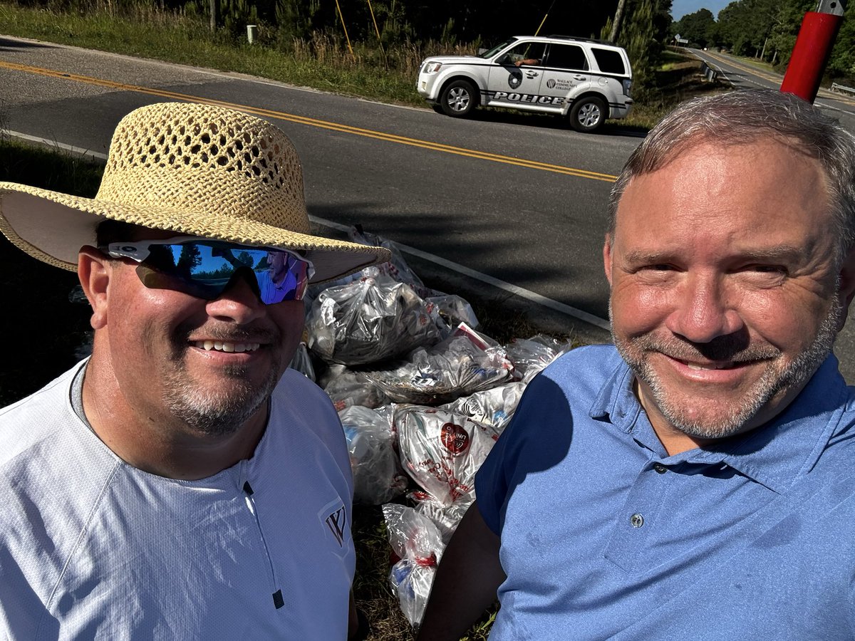 john_rushing's tweet photo. Proud of @govbaseball for getting up early this morning (after two conference games yesterday and before two more tomorrow) to do what Governors do: lead and serve. 

Also thankful for coaches Ryan Ihle, Sam White, and Jack Shaffer for helping. 

We knocked out our stretch of the highway in less than an hour!