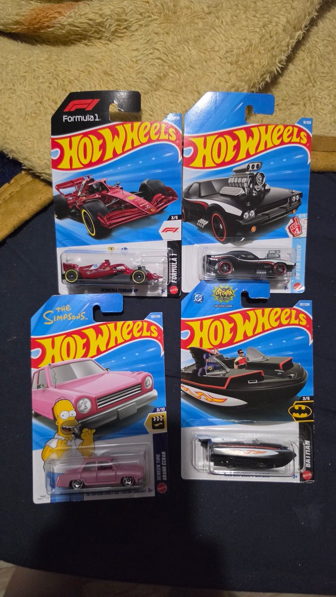 Trabalhar em local q vende hotwheels é isso, vc esconde os q vc quer pra comprar depois KKKKKKKKK