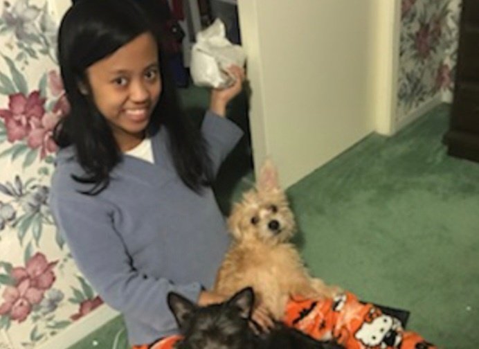 jayelroo's tweet photo. The past few days, I had been grieving for the loss of one of my dogs. Getting better now, but just not completely

After all the times where I would sit on the floor and my dog would hop on my lap without hesitation, sitting on the floor now just feels different at the moment https://t.co/QMJROZfkRQ
