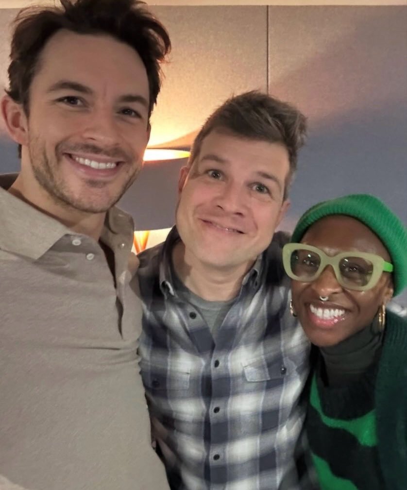 jbaileydaily's tweet image. ✨NEW/old✨ Some unposted photos of Jonny and Cynthia Erivo! 

#jonathanbailey #cynthiaerivo