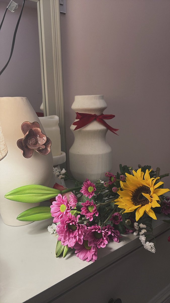 sn_hl2's tweet photo. Friday blooms 🪻🌻🌱💫🫧💕🩷 https://t.co/aJ3ecUQYaK