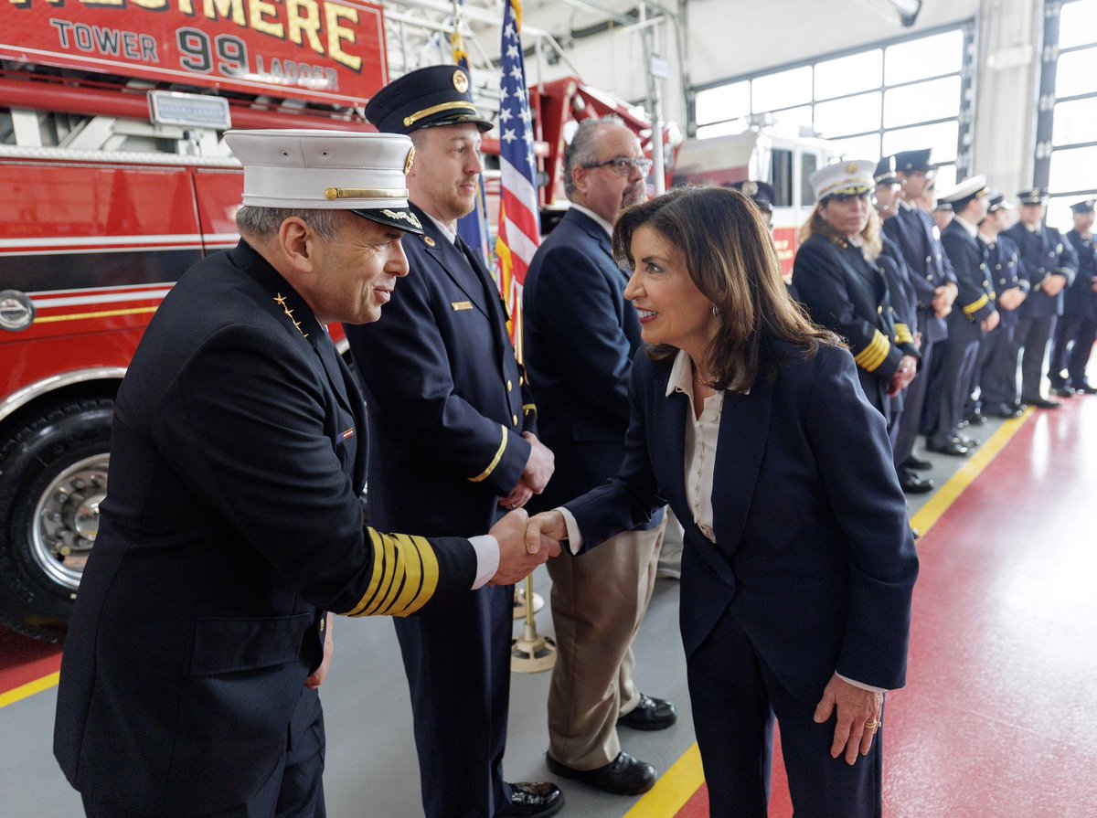Governor Kathy Hochul tweet media