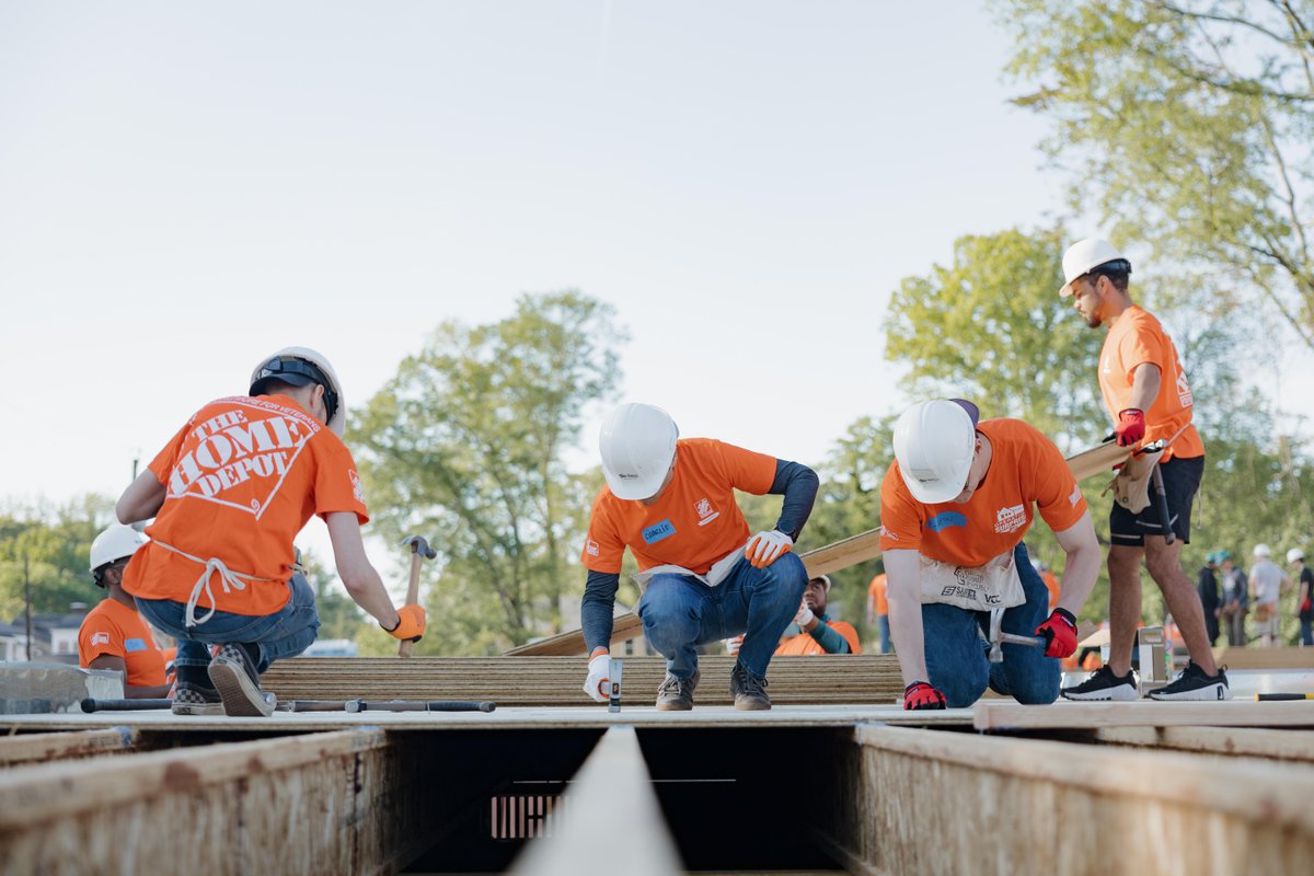 HomeDepotFound's tweet image. #Team Depot volunteers are on the ground helping to prepare for the upcoming Carter Work Project with @Habitat_org.
From beautification efforts that bring these spaces to life to framing the very structures families will soon call home.