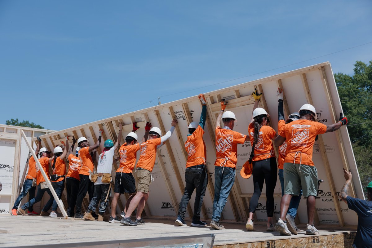 HomeDepotFound's tweet image. #Team Depot volunteers are on the ground helping to prepare for the upcoming Carter Work Project with @Habitat_org.
From beautification efforts that bring these spaces to life to framing the very structures families will soon call home.