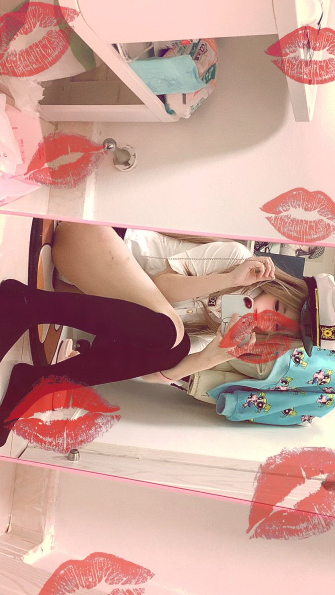 我不確定妳是否願意為我等待 tweet media