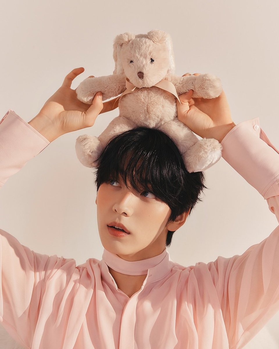 twelve05cm's tweet photo. 📸 soobin x into you unreleased cuts shared by the photographer behind the shoot!

— #SOOBIN #수빈 https://t.co/nHJz8u7X2R
