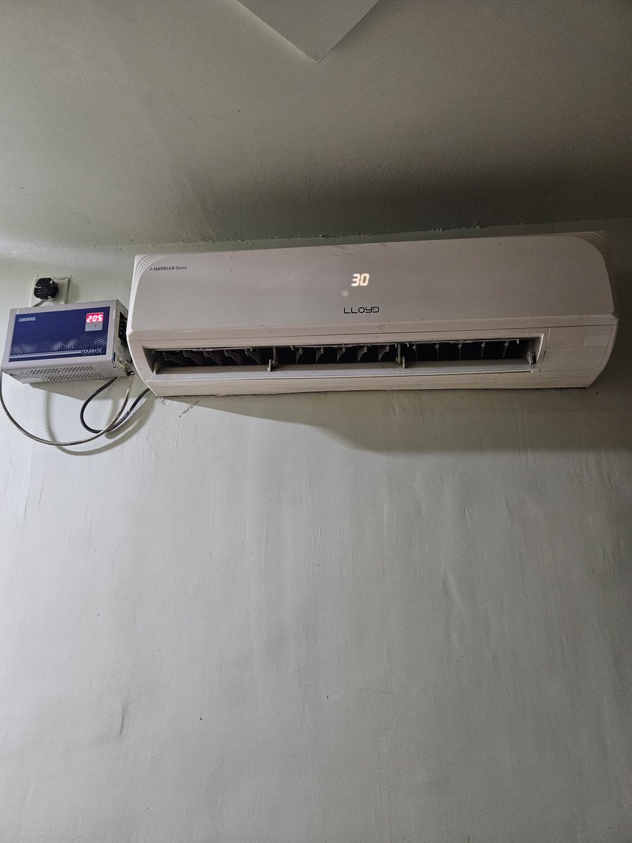Vikassingh062's tweet photo. PNR 2354143984
AC temperature is 30 and charges of 12 hr is 350. Railway is mocking with passengers by calling it AC Dormitory. Jaipur Jn should apologise and ensure refund.
@RailwaySeva @RailMinIndia @DespLnk @PMOIndia @CMRajasthan https://t.co/OSNTCybWqs