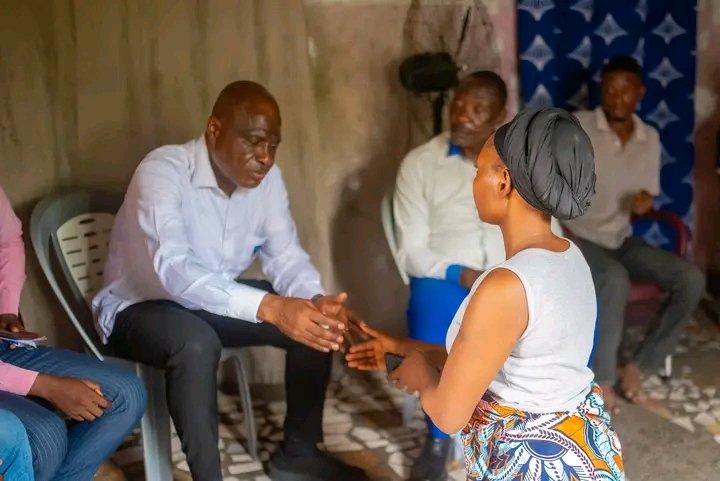 Heissels_Kapata's tweet photo. 🔴 Fait de société

Jeudile 12 Mars 2026

SEM le Président élu @MartinFayulu  , s’est rendu à N’sele présenter ses condoléances et compatir avec la famille de la petite Allegria, tragiquement tuée par des bandits dans la nuit du 08 au 09 mars 2026.

©️Communication ECiDé https://t.co/WiujyNk3Pi