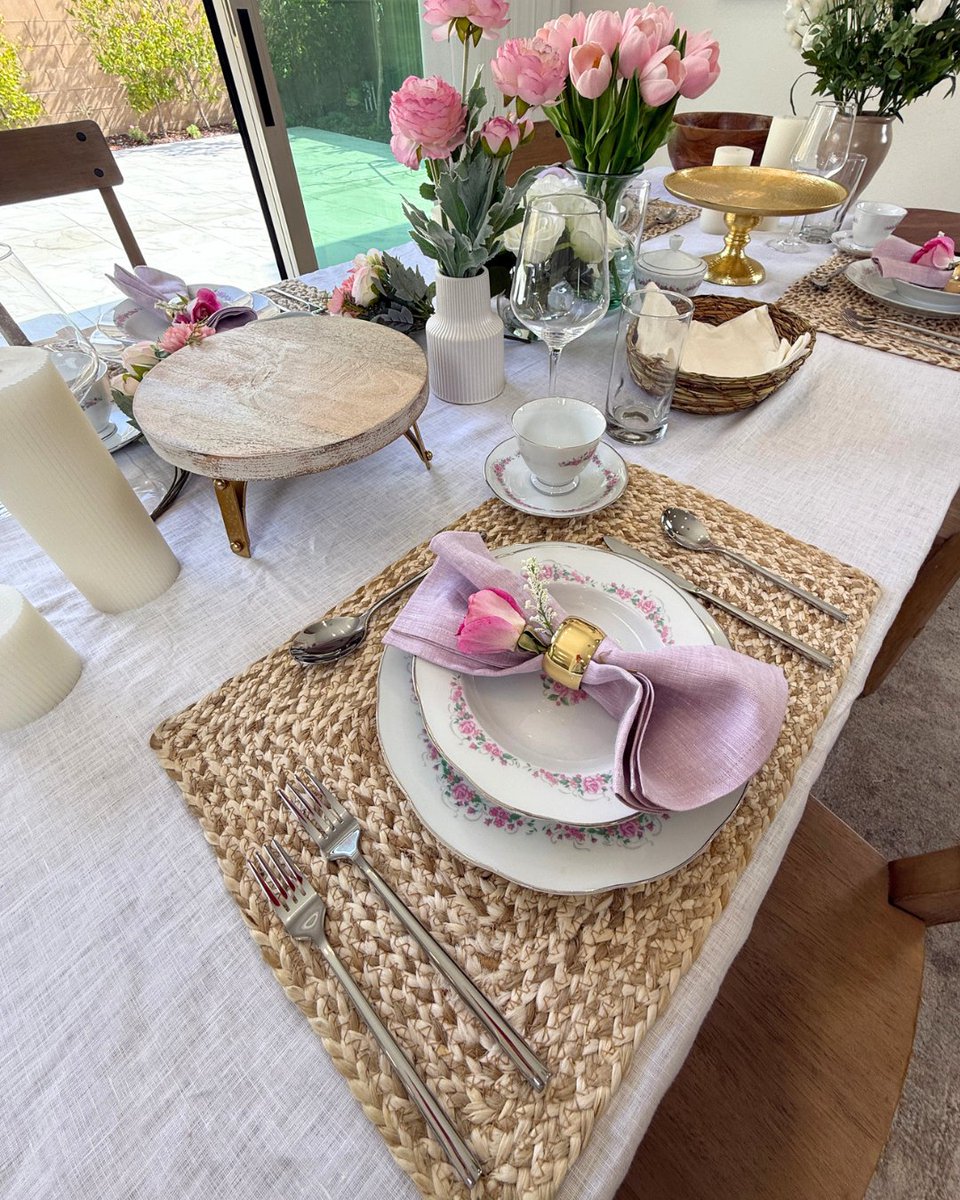 ANNOVAme's tweet photo. A layered table where textured placemats meet thoughtfully designed flatware for a refined feel.✨

#ANNOVA #ANNOVAME #TableSetting #TableDecor #Tablescape #Tableware #TableStyling #TableSettingIdeas #TableDecorInspo #TableDesign #TabletopDecor #TableSettingInspiration https://t.co/PvJY7pJ526