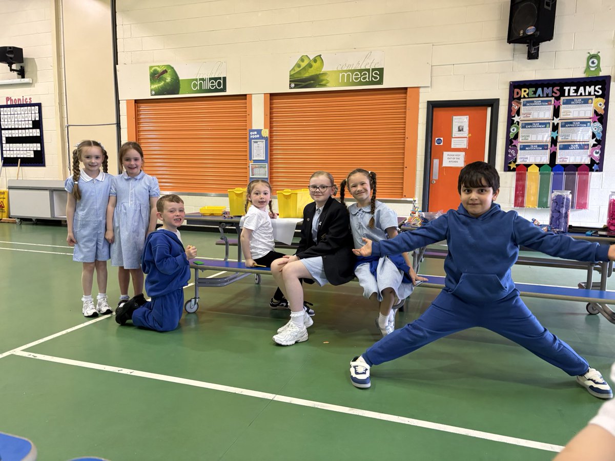 Flomellynews's tweet photo. Check out this week’s #flomellycorevalues winners - recognised by their class teachers for outstanding contributions to school life and demonstrating our DREAMS core values. Their treat, a Nintendo Switch/iPad afternoon with Mr Leach - including sweets, treats and biscuits! https://t.co/0uaiCohrUA