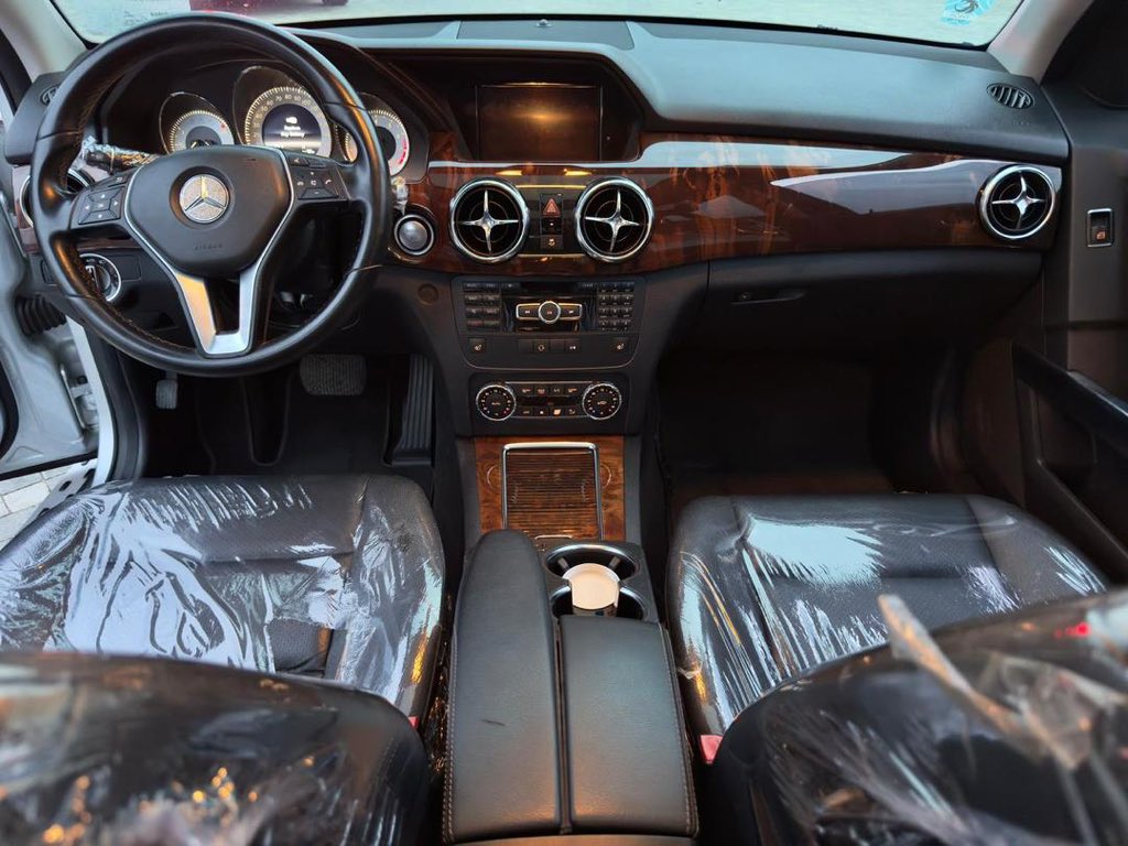 primeAutoDeals's tweet photo. 🇱🇷🇱🇷🇱🇷🇱🇷 Accident free Toks 2013 Mercedes Benz GLK350 with keyless, pano…   Price:23.5M  Location: ago palace way https://t.co/DkVrUVulO8