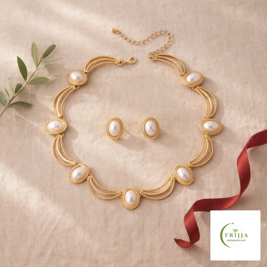 frijja_trends's tweet image. Pure elegance for the woman who deserves it all. 🕊️ Get our Classic Pearl Gold Set for 25% OFF online (code MOTHER25) or 30% OFF in-store! A timeless gift for a timeless love. #ClassicPearl #MothersDayGift #SterlingSilver #FrijjaJewelry