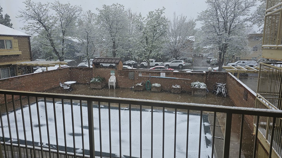 mitchellbyars's tweet image. I never thought I'd say this but, YAYYY SNOW! Send us your #CrappySnowPhotoOfTheDay for a chance to be featured in the newsletter #cowx