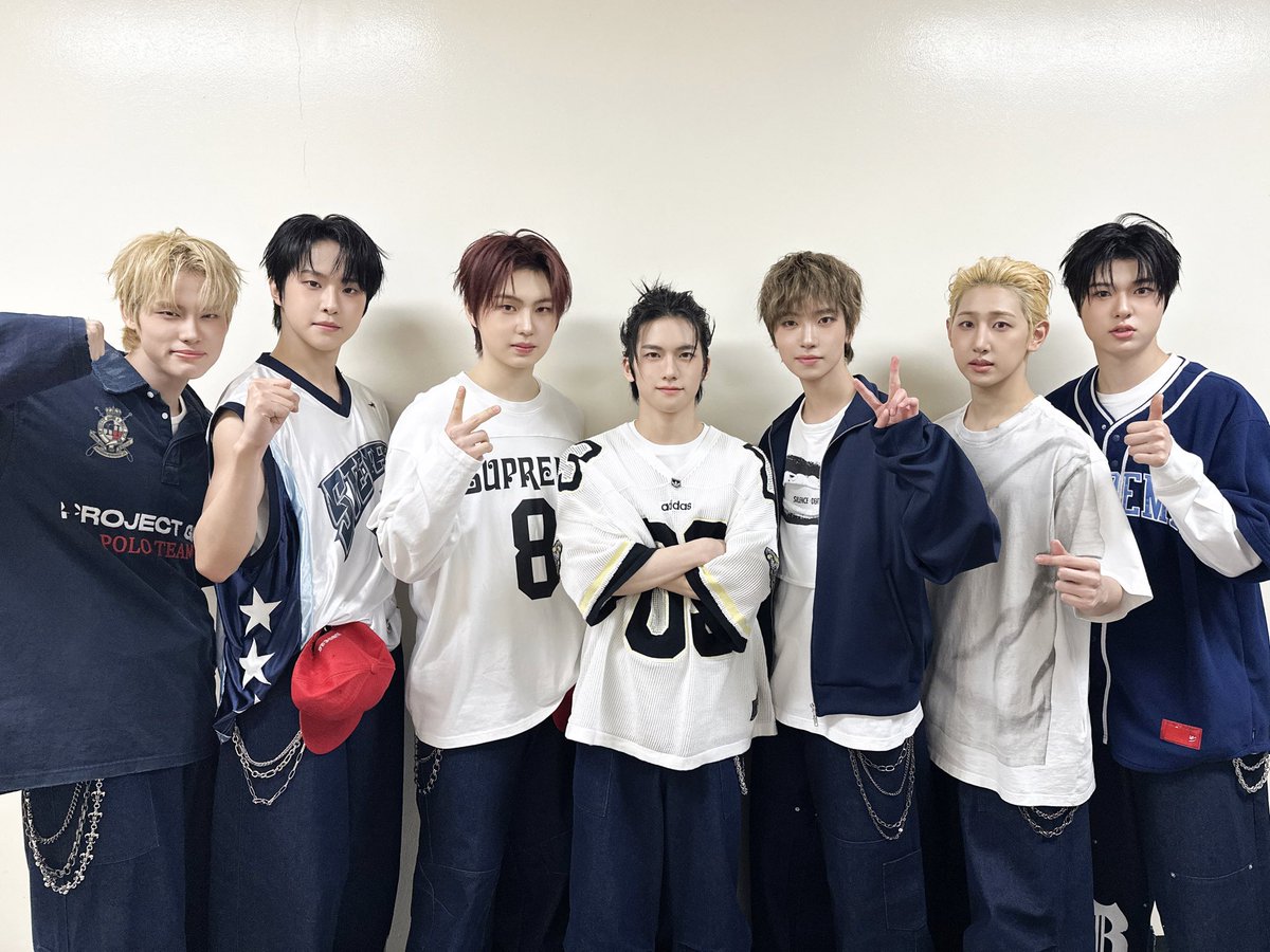 Minseok of the day ft. the other NEWBEAT members!
Day 832