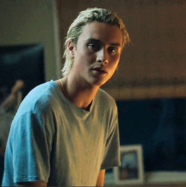 cate ☾✧ tweet media