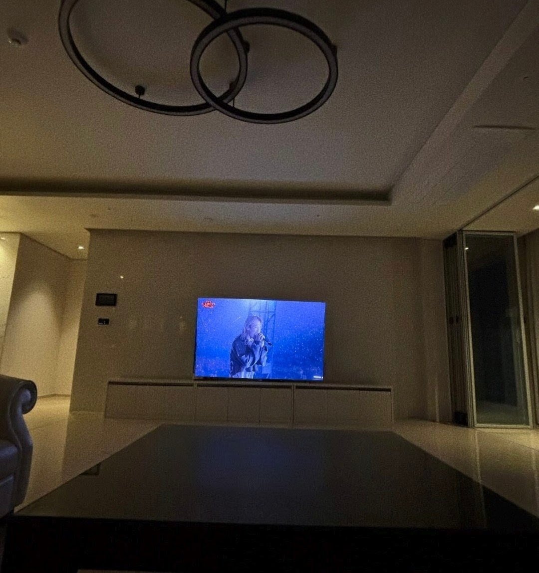 ジミンパパの経営する
ジミンカフェ☕💕

ドーム行けなかったから
ネット配信見てた📺👀✨