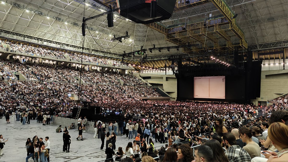 Este finde solo se hace colada de ropa blanca en Bcn 😅