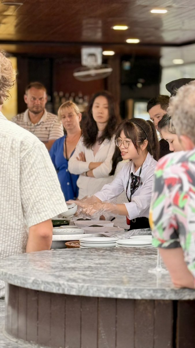 hafelg's tweet image. The missing #Vietnam files, day 24: Exactly one year ago today, we were cruising #HaLongBay. Limestone cliffs, calm water, and that hazy April light. Still thinking about this one 🛥️🌿

#Latergram #AprilMemories #SoutheastAsia