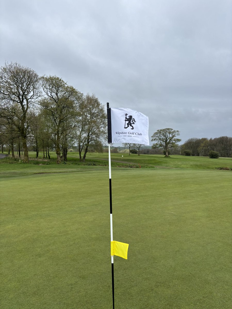 PaulFMW_TJGOLF's tweet photo. @GolfWilpshire @Wilpshiregreens many thanks for your continued business……
New design flags looking great today. https://t.co/iwwMynYJeO