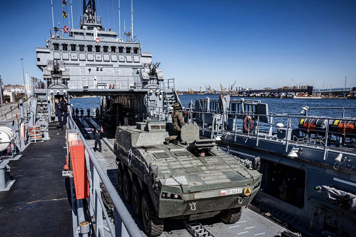 Polska_Zbrojna's tweet image. #foto
Strzelcy konni z Wędrzyna ćwiczyli na lądzie i morzu. Finałem było strzelanie z pokładu okrętu i desant morski

polska-zbrojna.pl/home/gallerysh…

@MON_GOV_PL @SztabGenWP @DGeneralneRSZ @DowOperSZ @17WBZ @11LDKPanc