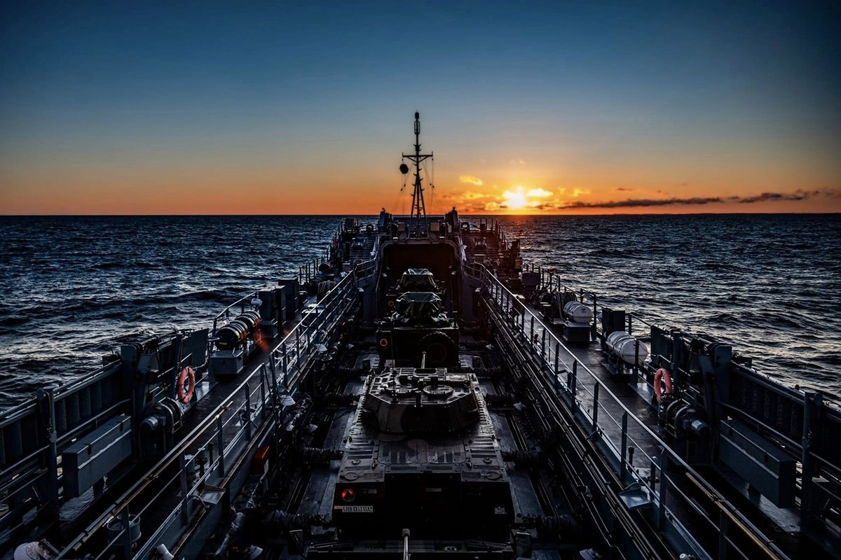 Polska_Zbrojna's tweet image. #foto
Strzelcy konni z Wędrzyna ćwiczyli na lądzie i morzu. Finałem było strzelanie z pokładu okrętu i desant morski

polska-zbrojna.pl/home/gallerysh…

@MON_GOV_PL @SztabGenWP @DGeneralneRSZ @DowOperSZ @17WBZ @11LDKPanc