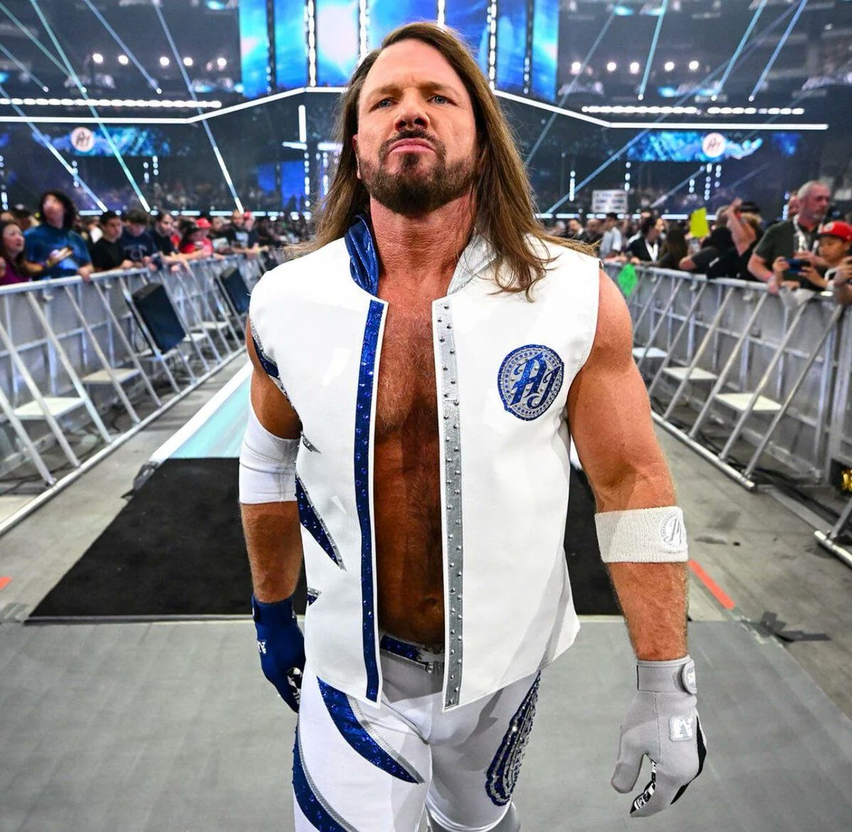 WrestleFeatures's tweet image. AJ Styles has revealed some of the names he wanted to induct him into the Hall of Fame couldn't do it, but he's found the right people to do it.

(Bella Twins Podcast)