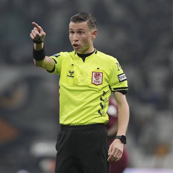 Fenerbahçe Çaykur Rizespor maçında 1 dakika içinde Rizespor kırmızı kart gördü Fenerbahçe penaltı kazandı