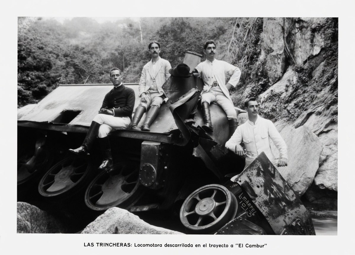CojoIlustrado's tweet image. Locomotora descarrilada en el trayecto a “El Cambur”, Las Trincheras. #Carabobo #ElCojoIlustrado 1913.                                                          .    El tramo corresponde al Ferrocarril de Puerto Cabello a Valencia, cuyo tramo más peligroso era justamente una