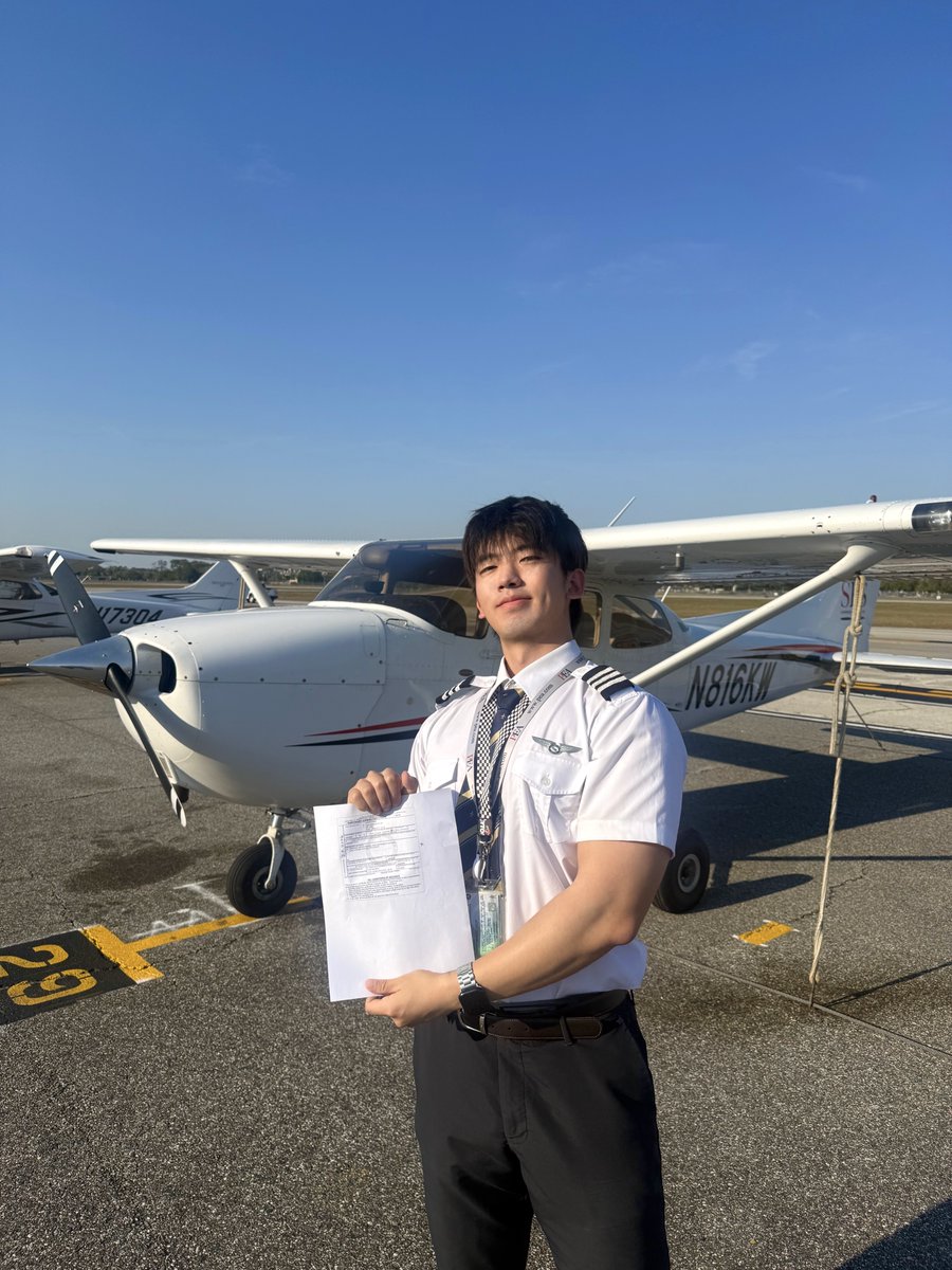 PhoenixEast's tweet image. Everyone, give Ji-Pyo Hong a round of applause for officially becoming an Instrument Rated Pilot!

#phoenixeastaviation #pilotlife #instrumentrated #cloudsurfing #airplanetraining