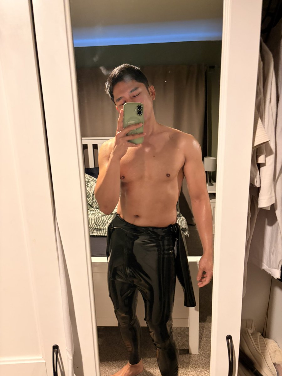 orientaltwunk's tweet photo. Rubber up with me? 

Care to join? 

#rubber #latex #gay #kink https://t.co/TyA09mQEdo