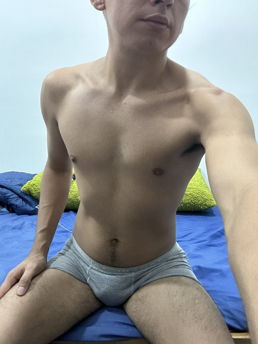alberrrtov's tweet photo. y si me coges, en que posiciones me pondrías? https://t.co/ycL7PQT95P