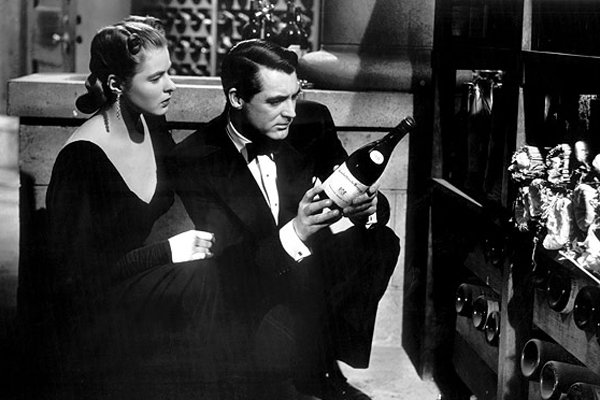 FinnieSteve's tweet image. #Bales2026FilmChallenge
#FilmTwitter

April 2026.

Day 17.

Malbek/wine 🍷 

Notorious
U 
1946 
Thriller/Noir 
1h 41m

Mission: Impossible II (2000) seems a virtual remake of this film.