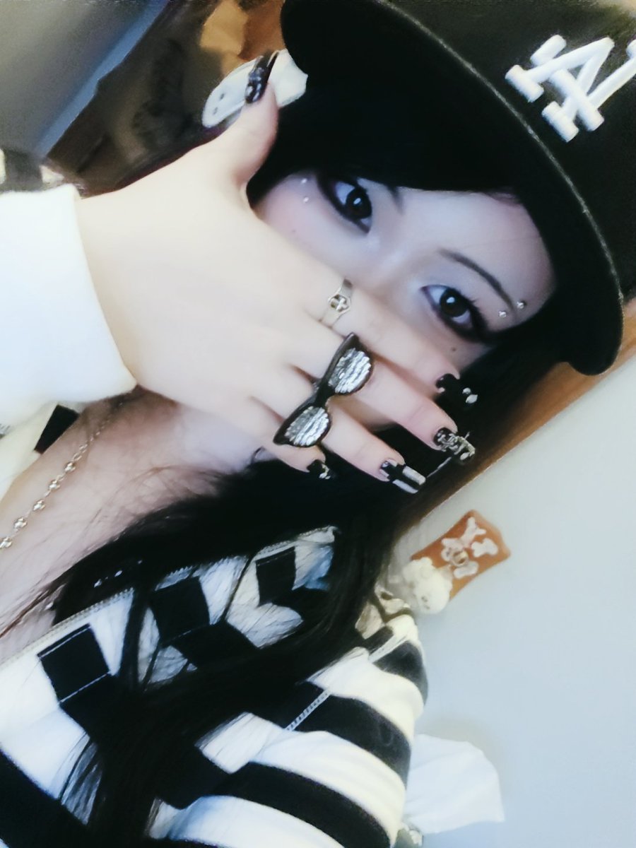 hân/tina | ☆🪽 tweet media