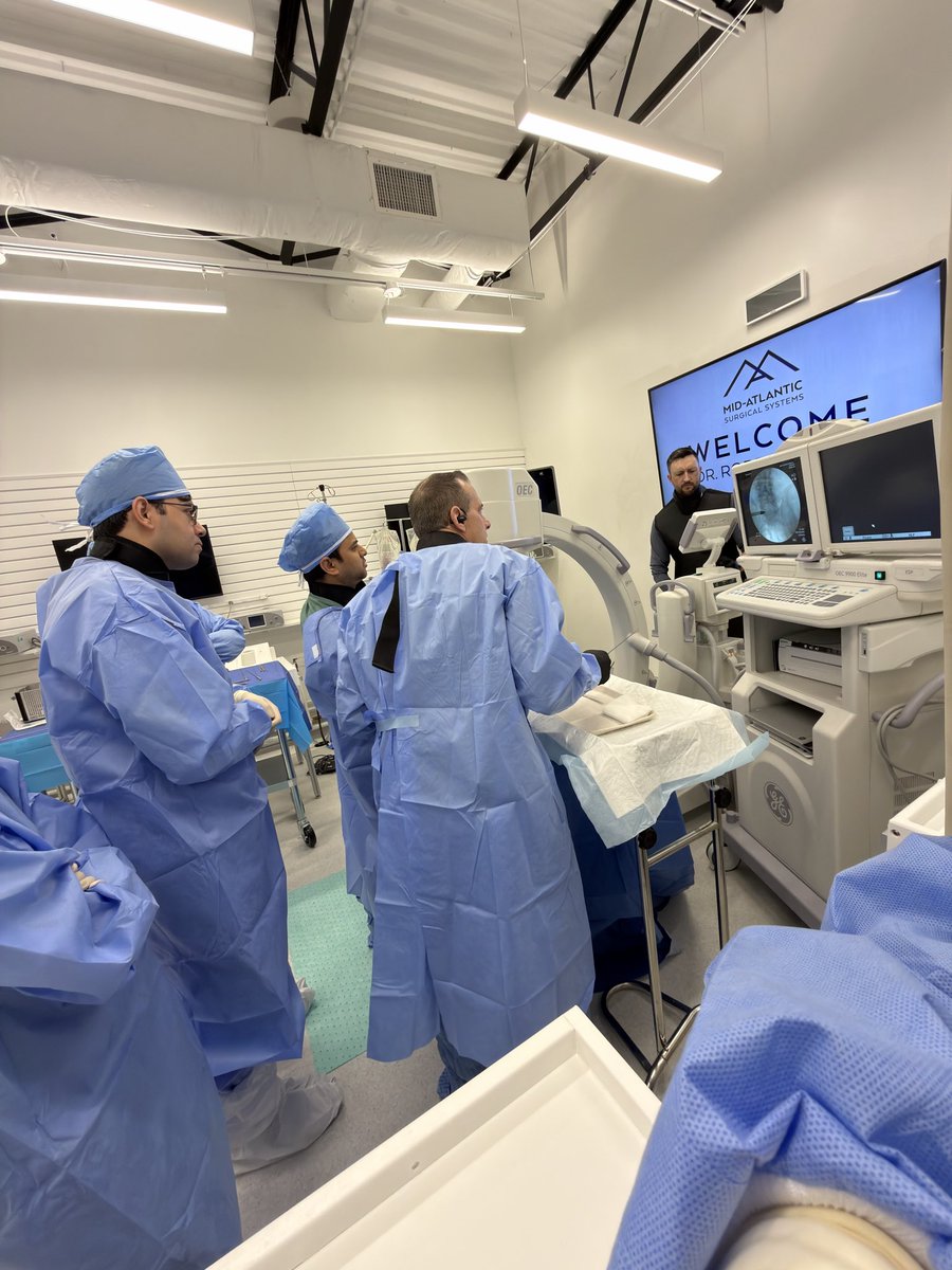 wvunsresidents's tweet photo. We are committed to providing our residents with the exposure and tools for a successful future practice. Our residents had the opportunity to work on their endoscopic spine skills with the guidance of Dr. Marsh (@Arthrex, @ArthrexMedEd, @ArthrexSpine) https://t.co/Pi5qQeXUc9