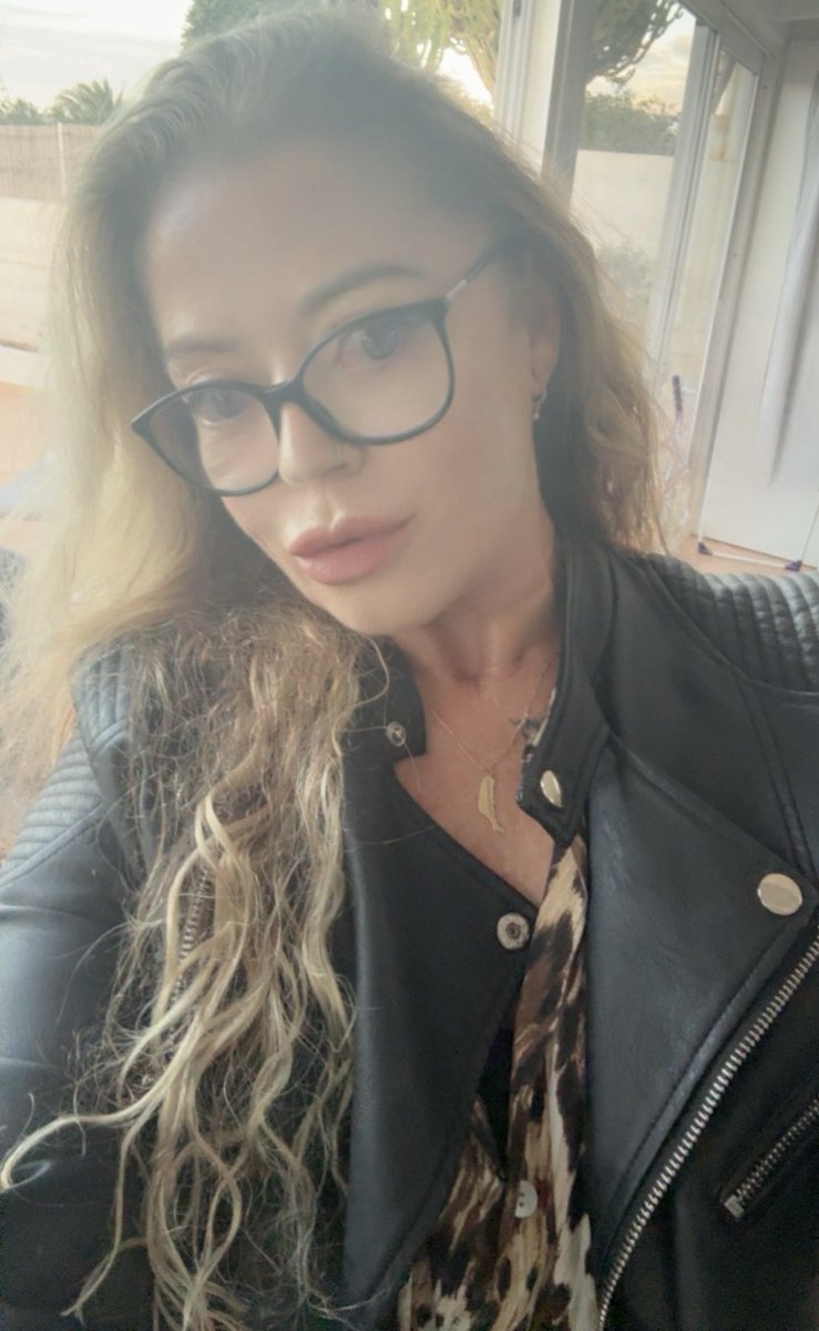 𝓨𝓸𝓾𝓻 𝓵𝓮𝓪𝓭𝓮𝓻 𝓡𝓸𝓼𝓪 18+ 👑 tweet media