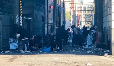 thompsron's tweet photo. Human devastation, a #drabble report from the scene of the devastation:
https://t.co/eaY9WkoIGT

#amwriting #100words https://t.co/70oSqG332l