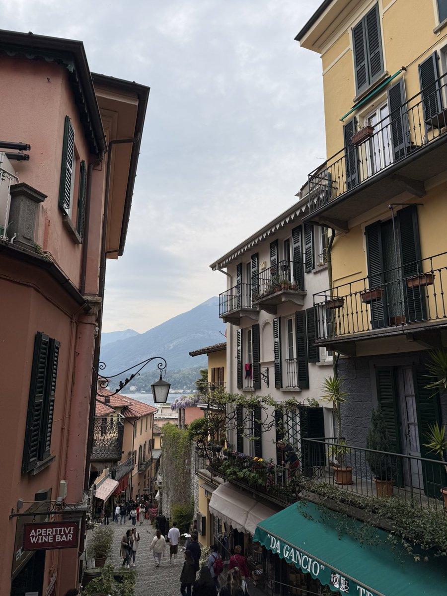 MaxAzgeda's tweet photo. Côme, Italie 🇮🇹 https://t.co/DL5BBjHr4m